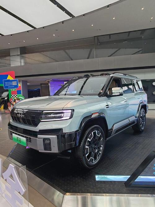 成都265比亚迪方程豹硬派越野的爆款，英菲尼迪35周年与你共成长